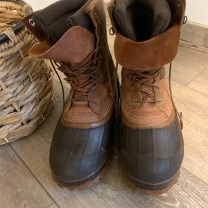 Men’s. Hunting boots. 9